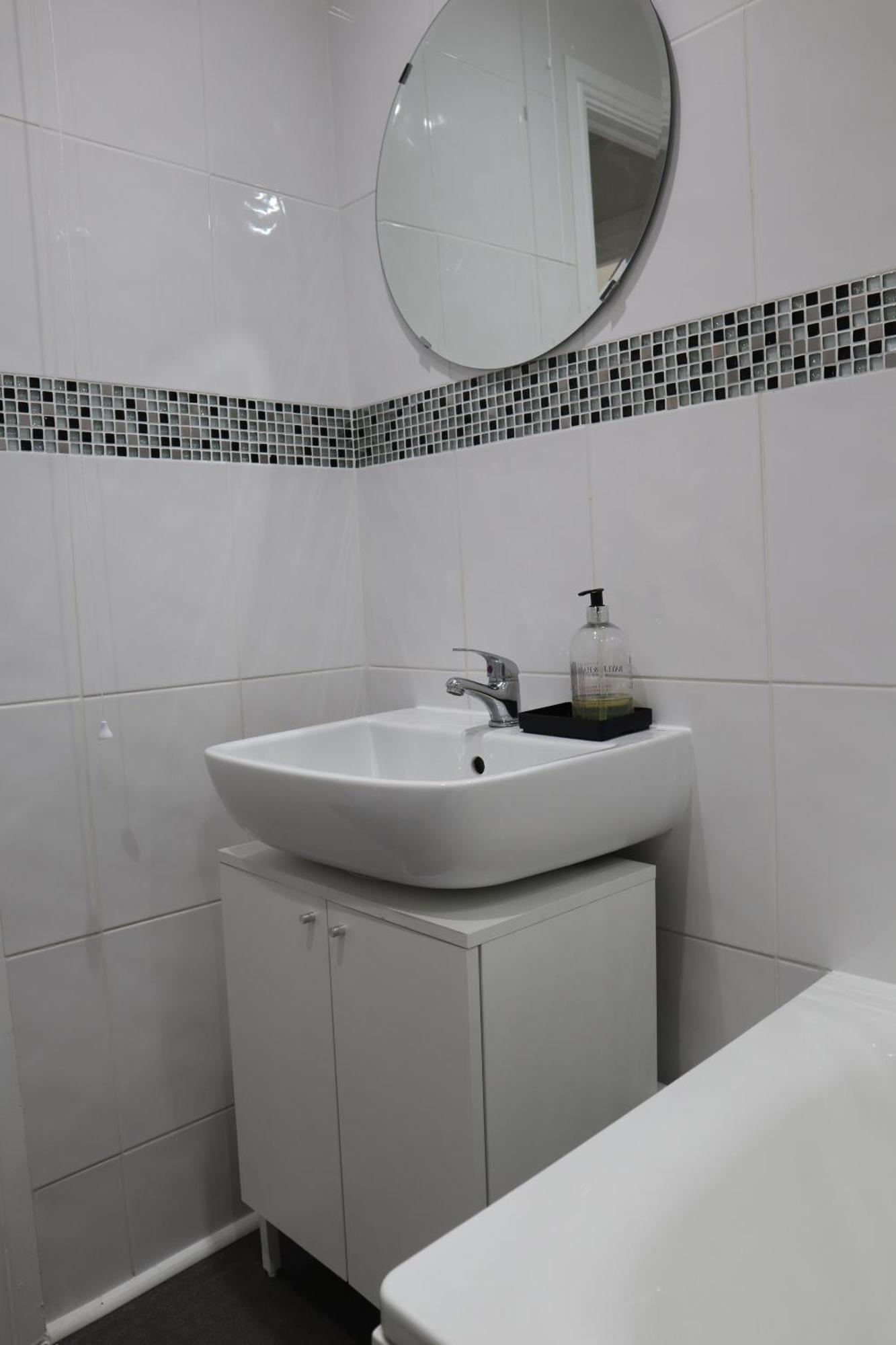 Heron House Thrapston  Luaran gambar